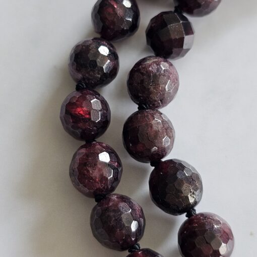 Granat (facettiert) -Turmalin (schwarz und facettiert) -Mala mit schwarzem Turmalin-Anhänger (Feenstein, Hexagon) – Bild 19