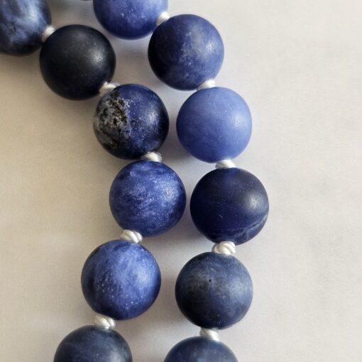 Sodalith (matt) -Schneequarz-Mala mit Sodalith-Anhänger (Oval) – Bild 20