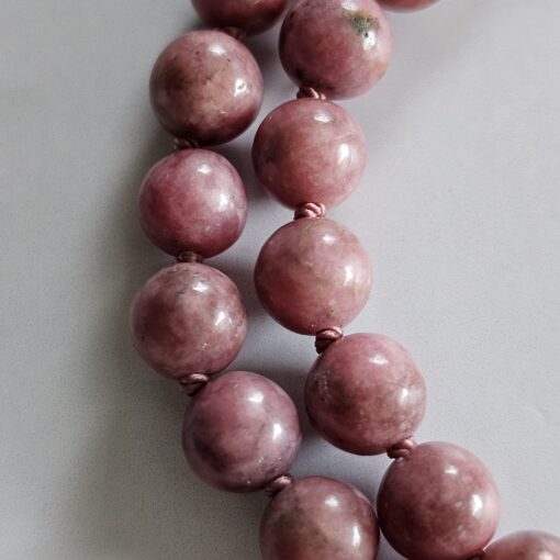 Thulit-Rosenquarz-Mala mit Thulit-Anhänger (Oval) und Armband – Bild 20