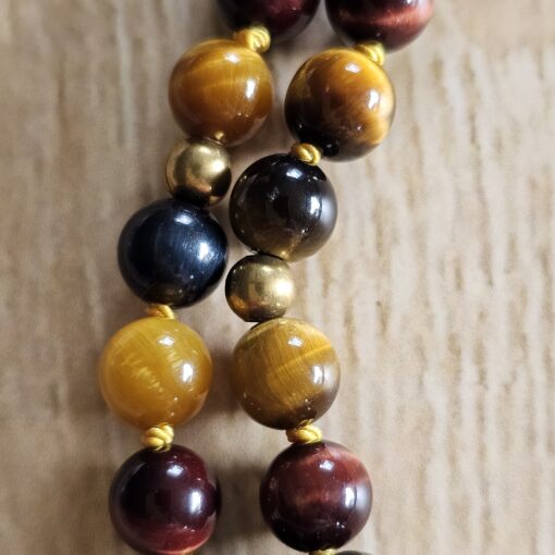 Tigerauge (bunt) -Messing-Mala mit Falkenauge-Anhänger (Freiform) – Bild 19