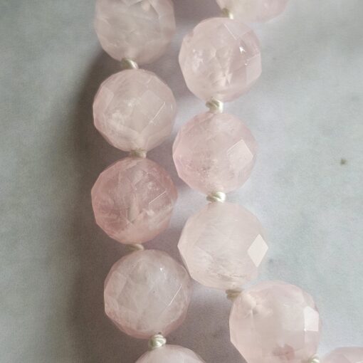 Rosenquarz (facettiert) -Mala mit Rosenquarz-Herz und Armband – Bild 21