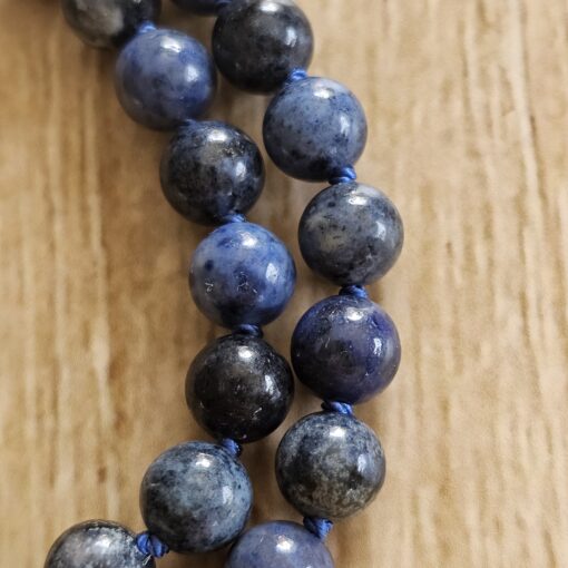 Dumortierit-Magnesit-Mala (1) mit Dumortierit-Anhänger (Tropfen) – Bild 21