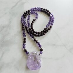 Amethyst-Granat-Mala mit Amethyst-Anhänger (Freiform):