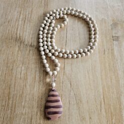 Jaspis („Elfenbein-Jaspis“) -Mala mit Zebra-Rock-Anhänger (Tropfen)