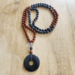 Dumortierit-Jaspis (rot) -Mala (1) mit Dumortierit-Donut