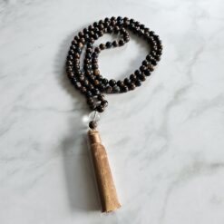 Pietersit-Mala (5) mit Seidenquaste