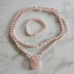 Rosenquarz-Bergkristall-Mala mit Rosenquarz-Anhänger (Freiform) und Armband