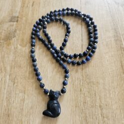 Dumortierit-Mala mit Dumortierit-Katze