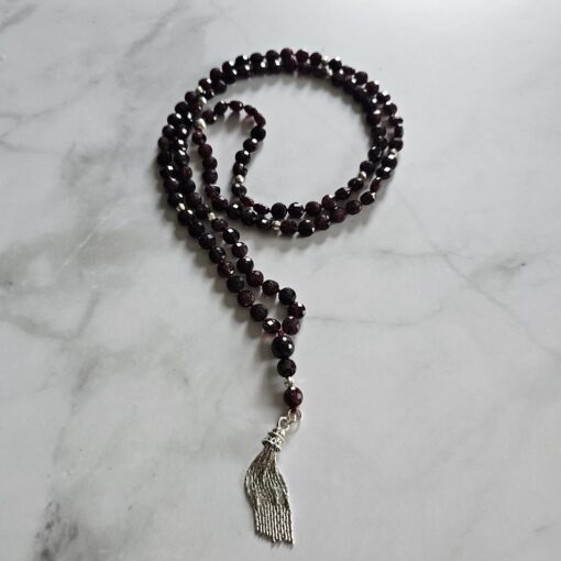 Granat (facettiert) -Mala mit Quaste aus 925 Silber