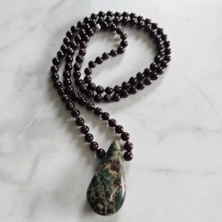 Granat-Mala (6) mit Eklogit-Anhänger (Tropfen)