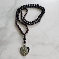 Granat-Turmalin (schwarz) -Mala mit Edelstahl-Anhänger (Engel mit Herz)