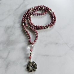 Turmalin (rosa und facettiert) -Mala mit  925 Silberanhänger (Lotusblatt)