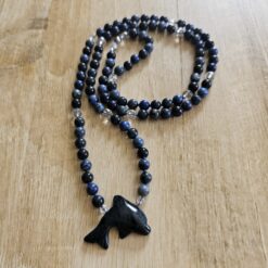 Dumortierit-Bergkristall (facettiert) -Mala mit Dumortierit-Delphin