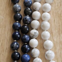 Alternative view of Dumortierit-Magnesit-Mala (2) mit Magnesit-Anhänger (Freiform)
