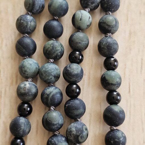 Eldarit ("Kabambastein", matt) -Turmalin (schwarz) -Mala mit Eldarit-Anhänger (Freiform) – Bild 2