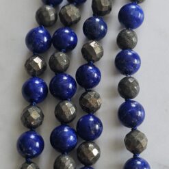 Alternative view of Lapislazuli-Pyrit (facettiert) -Mala mit Seidenquaste