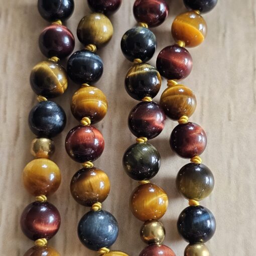 Tigerauge (bunt) -Messing-Mala mit Falkenauge-Anhänger (Freiform) – Bild 2