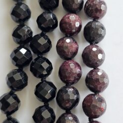 Alternative view of Granat (facettiert) -Turmalin (schwarz und facettiert) -Mala mit schwarzem Turmalin-Anhänger (Feenstein, Hexagon)