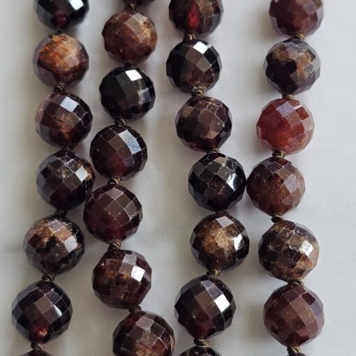 Granat (Malaya-Granat, facettiert) -Mala mit Eklogit-Donut und Armband – Bild 2