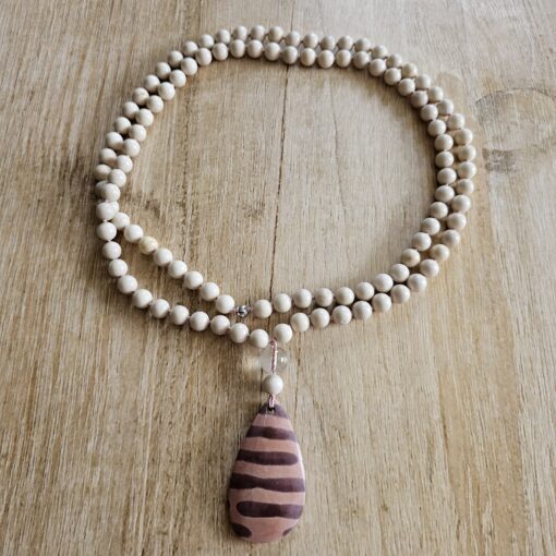Jaspis („Elfenbein-Jaspis“) -Mala mit Zebra-Rock-Anhänger (Tropfen) – Bild 3