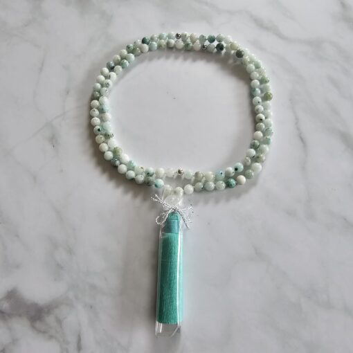Jade („Himmel-Berg-Jade“) mit Seidenquaste – Bild 3