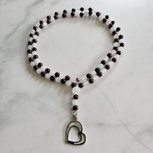 Granat-Milchquarz-Mala mit Edelstahl-Anhänger (Herz im Herzen) – Bild 3