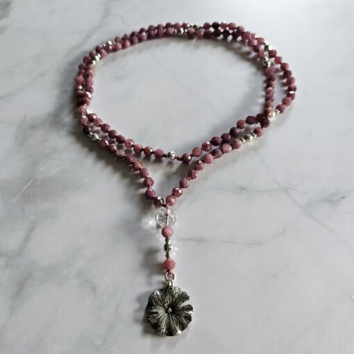 Turmalin (rosa und facettiert) -Mala mit  925 Silberanhänger (Lotusblatt) – Bild 3
