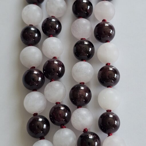 Granat-Rosenquarz (matt) -Mala mit Granat-Anhänger (Freiform) und 2 Armbändern – Bild 2