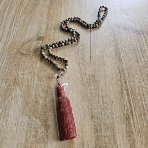 Jaspis („Shoushan-Jaspis") -Mala (2) mit Baumwollquaste: – Bild 4