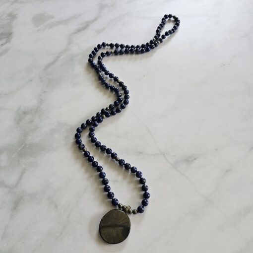 Lapislazuli-Pyrit-Mala (5) mit Anhänger mit einer Pyrit-Sonne – Bild 4