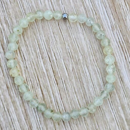 Prehnit (hellgrün und facettiert) -Mala mit grünem Prehnit-Anhänger (Oval) und Armband – Bild 4