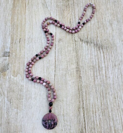 Rhodonit (facettiert) -Turmalin (schwarz, facettiert) -Mala mit Rhodonit-Donut – Bild 4