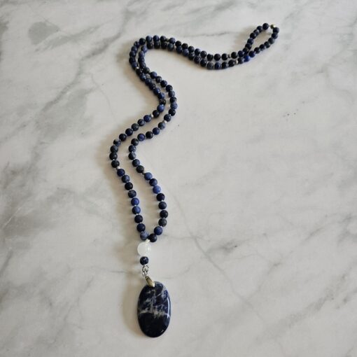 Sodalith (matt) -Schneequarz-Mala mit Sodalith-Anhänger (Oval) – Bild 4