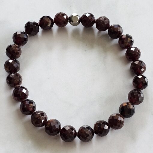 Granat (Malaya-Granat, facettiert) -Mala mit Eklogit-Donut und Armband – Bild 4
