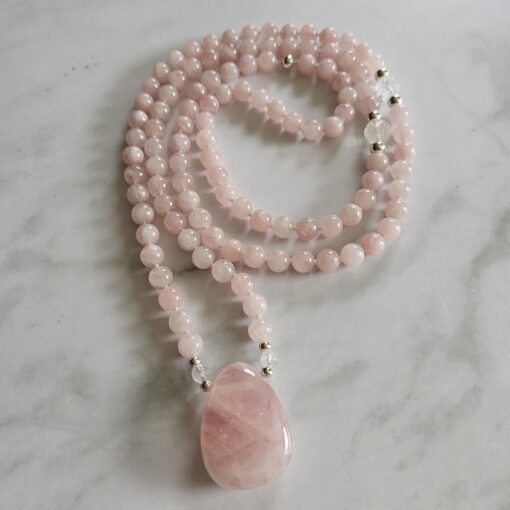 Rosenquarz-Bergkristall-Mala mit Rosenquarz-Anhänger (Freiform) und Armband – Bild 5