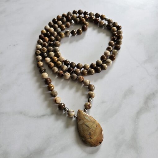 Versteinerte Holz-Mala (1) mit versteinertem Holz-Anhänger (Tropfen) und Armband – Bild 5