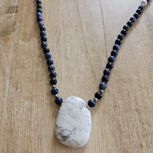 Dumortierit-Magnesit-Mala (2) mit Magnesit-Anhänger (Freiform) – Bild 5