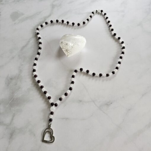 Granat-Milchquarz-Mala mit Edelstahl-Anhänger (Herz im Herzen) – Bild 5