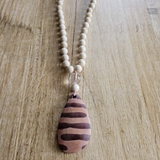 Jaspis („Elfenbein-Jaspis“) -Mala mit Zebra-Rock-Anhänger (Tropfen) – Bild 6