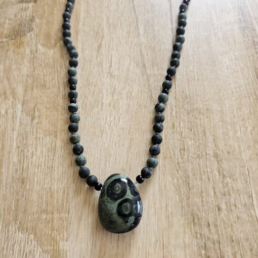 Eldarit ("Kabambastein", matt) -Turmalin (schwarz) -Mala mit Eldarit-Anhänger (Freiform) – Bild 6