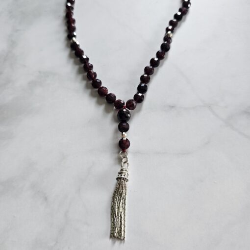 Granat (facettiert) -Mala mit Quaste aus 925 Silber – Bild 6