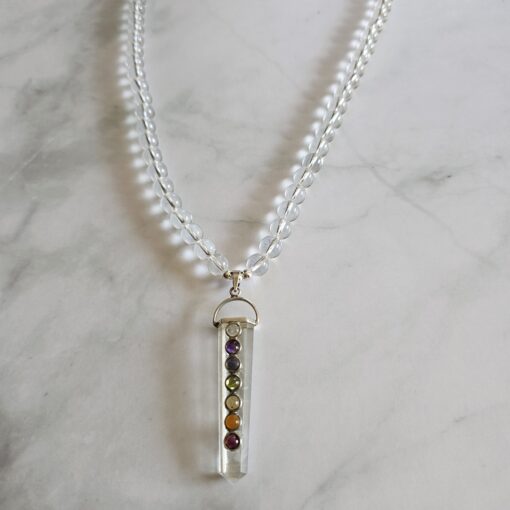 Bergkristall-Chakra-Mala (1) mit länglichem, facettiertem Chakra Anhänger (Bergkristall-Spitze) – Bild 6