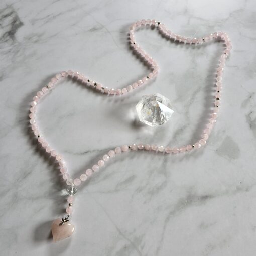Rosenquarz (facettiert) -Mala mit Rosenquarz-Herz und Armband – Bild 7