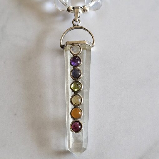Bergkristall-Chakra-Mala (1) mit länglichem, facettiertem Chakra Anhänger (Bergkristall-Spitze) – Bild 7