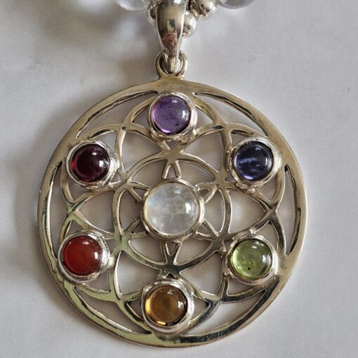 Bergkristall-Chakra-Mala (2) mit rundem Chakra-Anhänger (Blume des  Lebens) – Bild 7